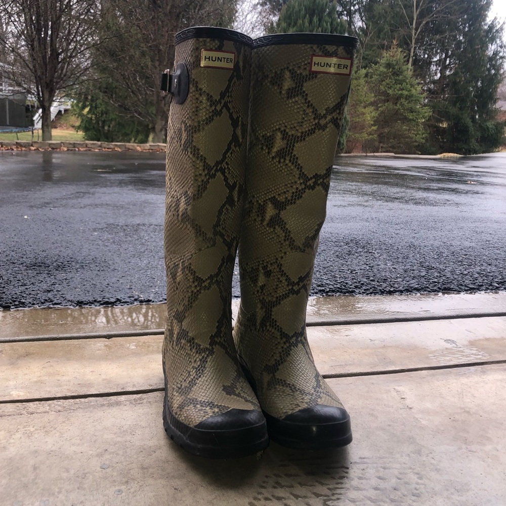 Women’s Snakeskin Hunter Rainboots
